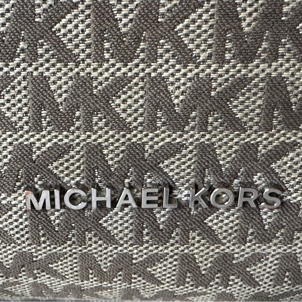 Michael Kors Aria Signature Jacquard & Black Leather Large Shoulder Bag - Picture 2 of 16